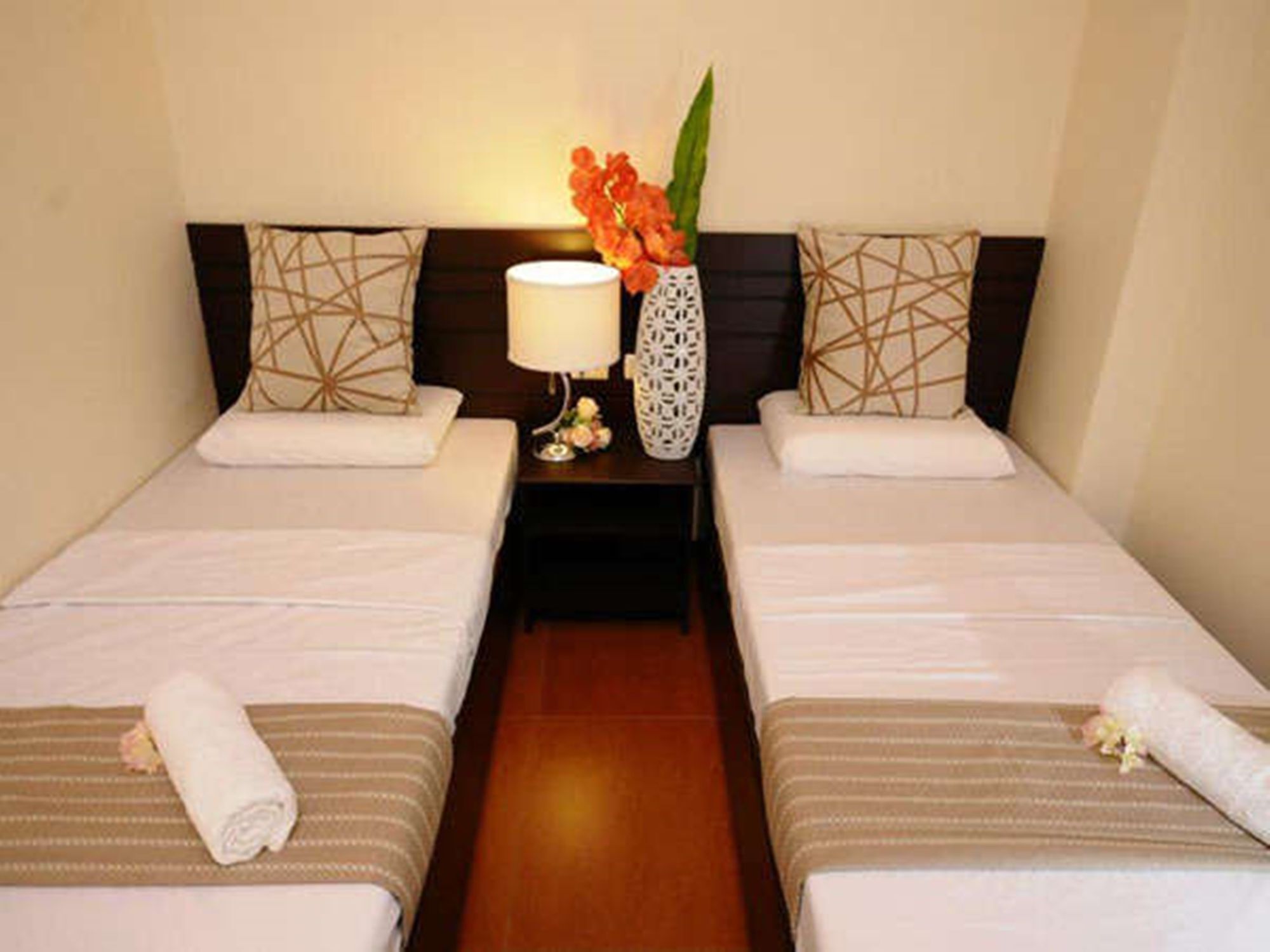 Reddoorz Near Victoria Mall Davao Stadt Exterior foto