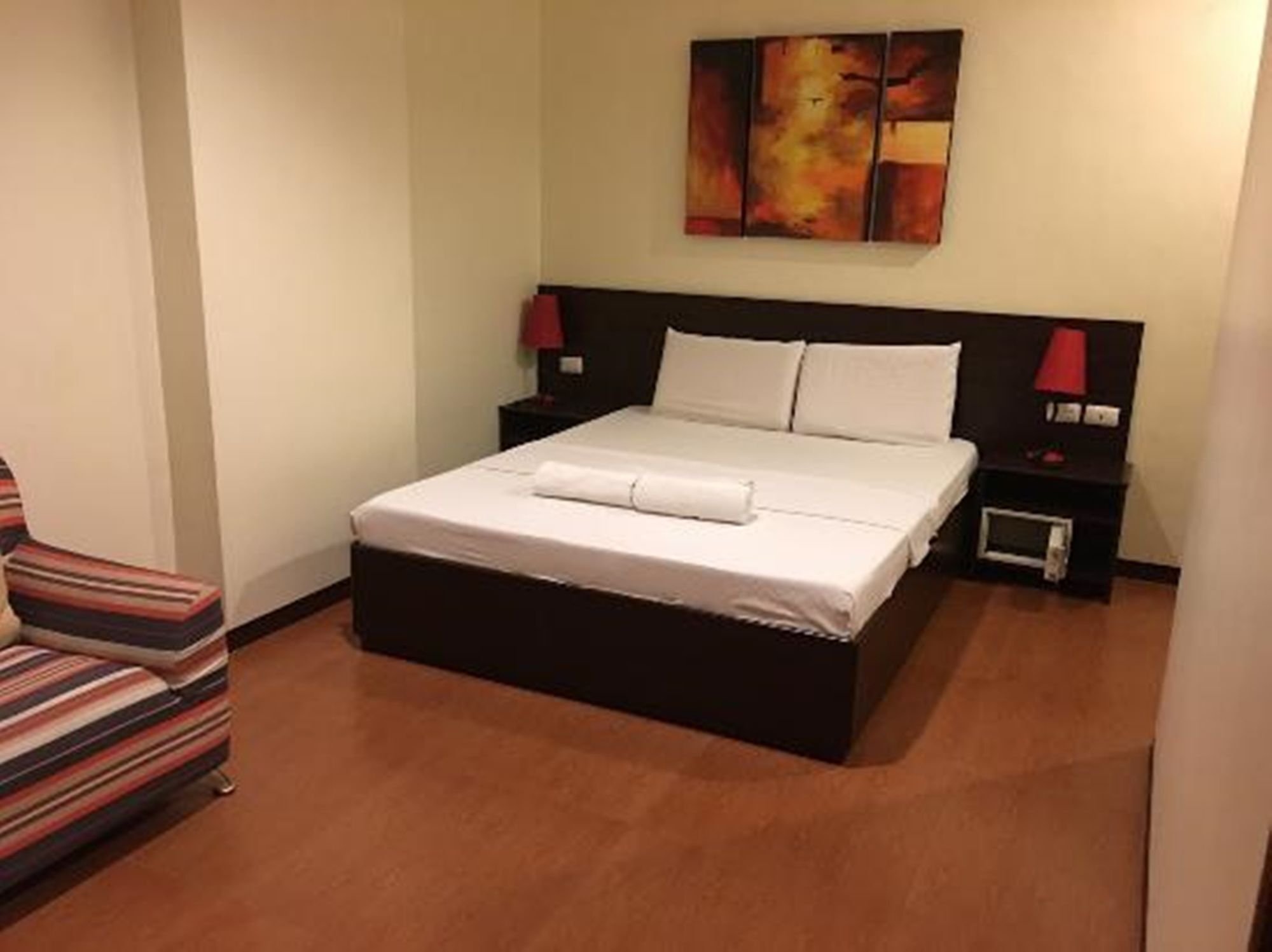Reddoorz Near Victoria Mall Davao Stadt Exterior foto