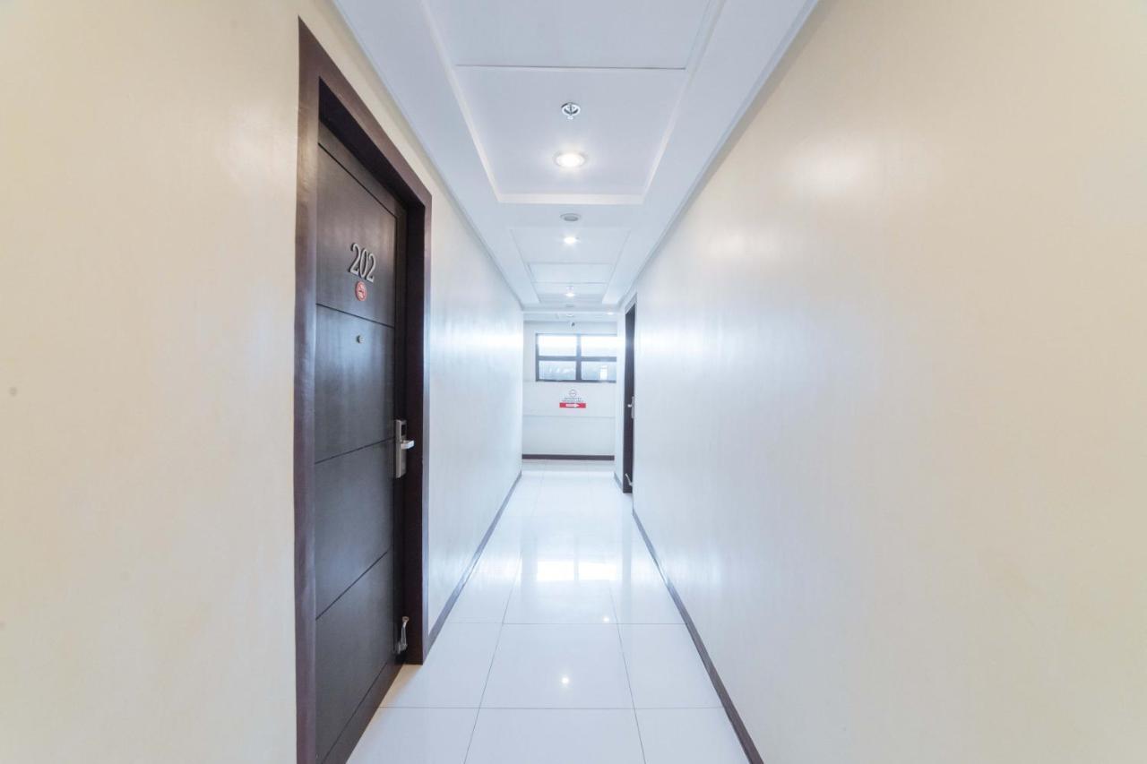 Reddoorz Near Victoria Mall Davao Stadt Exterior foto
